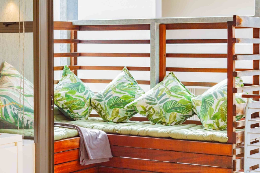 1 Bedroom Property for Sale in Sea Point Western Cape